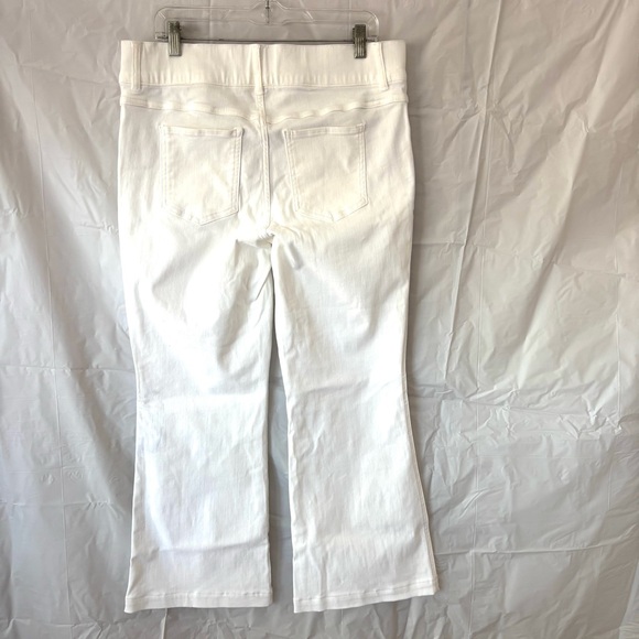NWT SPANX Jeans Everywhere Kick Flare High Rise Pull on White SZ 1X P - Picture 2 of 12